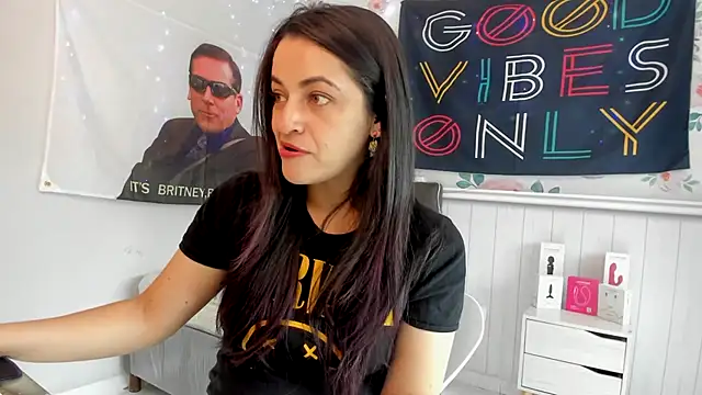 Snapshot of LovelyAzucena chatting on October 18, 2025, 3:14 pm LovelyAzucena online show from October 18, 2025, 3:14 pm