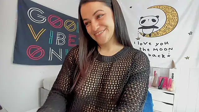 Snapshot of LovelyAzucena chatting on November 4, 2025, 2:43 pm LovelyAzucena online show from November 4, 2025, 2:43 pm