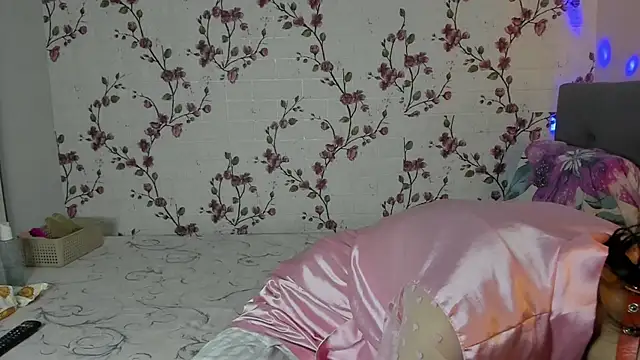 Alisagold90 online show from October 15, 2025, 7:27 am