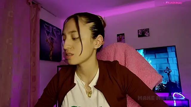 Snapshot of TiffanyBela chatting on March 7, 2026, 11:32 pm TiffanyBela online show from March 7, 2026, 11:32 pm