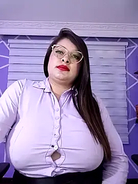 MiiaaJoness online show from March 4, 2025, 6:18 pm