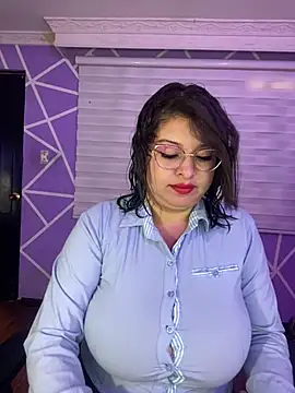 Snapshot of MiiaaJoness chatting on June 18, 2026, 3:39 pm MiiaaJoness online show from June 18, 2026, 3:39 pm