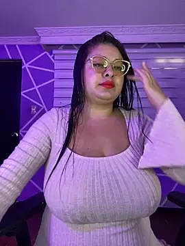 MiiaaJoness online show from October 17, 2025, 2:52 pm