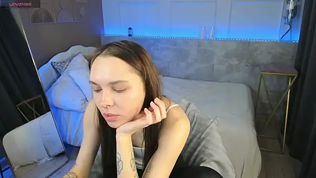 ChloeSunny online show from April 26, 2026, 9:01 pm