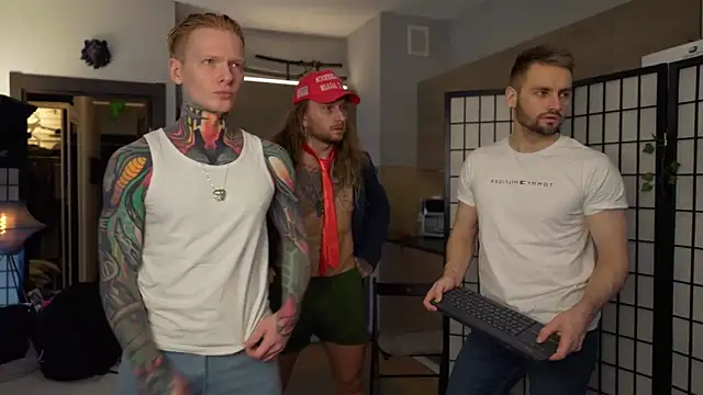 enjoy me online show from November 3, 2025, 3:37 pm