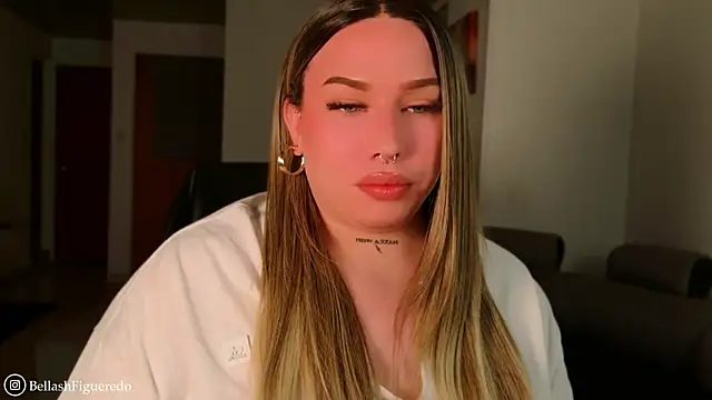 Snapshot of IsabellaFigueredo__ chatting on April 19, 2026, 11:22 am IsabellaFigueredo online show from April 19, 2026, 11:22 am
