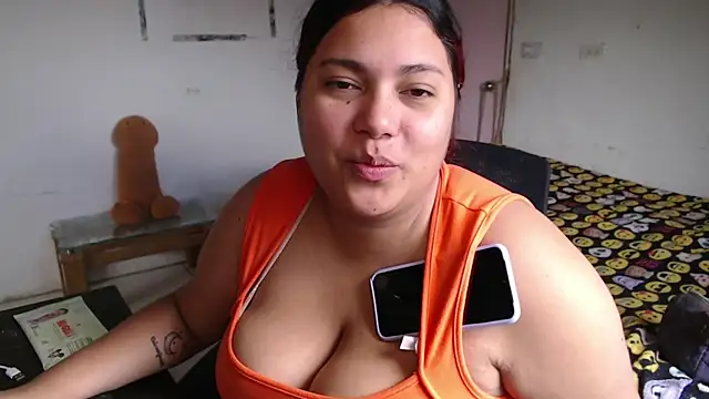 Snapshot of girl_milk2 chatting on May 1, 2026, 2:33 pm girl milk2 online show from May 1, 2026, 2:33 pm