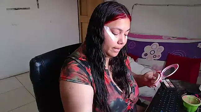 Snapshot of girl_milk2 chatting on February 7, 2025, 12:06 pm girl milk2 online show from February 7, 2025, 12:06 pm