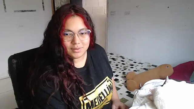 Snapshot of girl_milk2 chatting on February 12, 2025, 10:15 pm girl milk2 online show from February 12, 2025, 10:15 pm