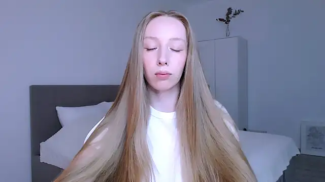 Luna insniity online show from November 27, 2025, 9:15 pm