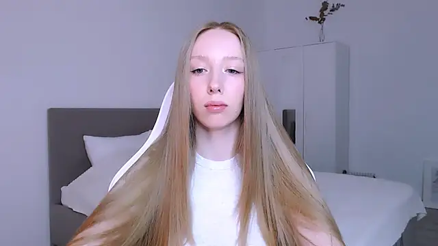 Luna insniity online show from November 11, 2025, 8:14 pm