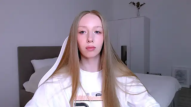 Luna insniity online show from January 6, 2026, 9:19 pm