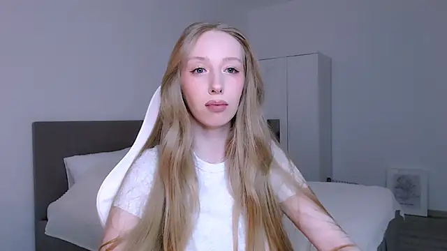 Luna insniity online show from February 19, 2026, 9:45 pm