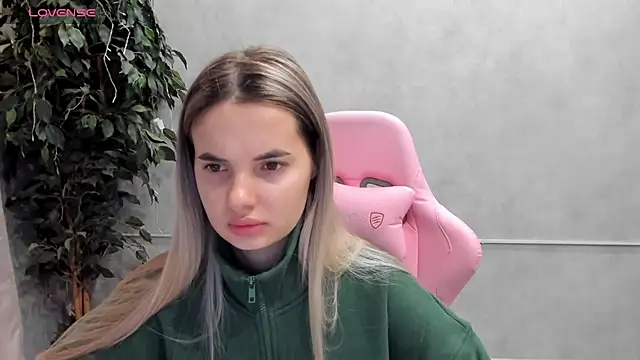 Snapshot of Donna_Evans chatting on March 5, 2025, 12:16 am Donna Evans online show from March 5, 2025, 12:16 am