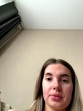 Snapshot of Donna_Evans chatting on October 4, 2025, 2:13 am Donna Evans online show from October 4, 2025, 2:13 am