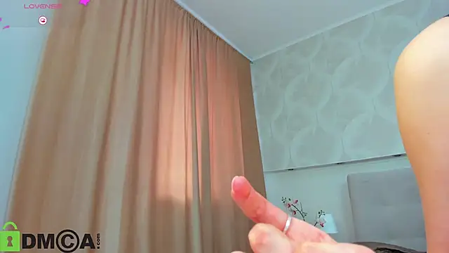Donna Evans online show from May 18, 2026, 4:07 am