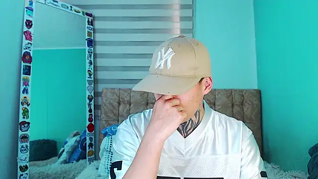  justinmoon2 online show from December 3, 2025, 7:13 pm