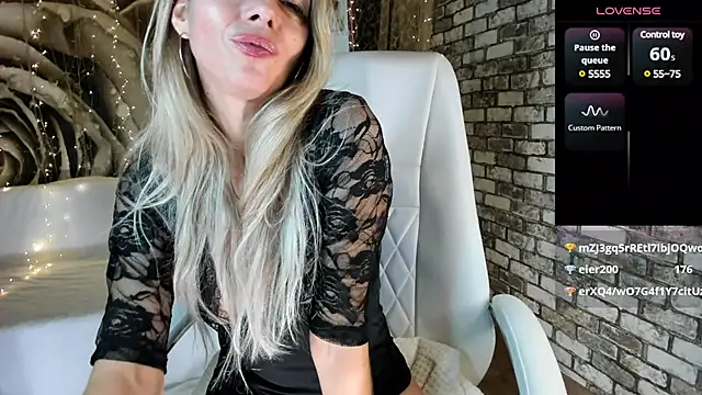Snapshot of Eva_Melow chatting on January 25, 2025, 12:17 am Eva Melow online show from January 25, 2025, 12:17 am