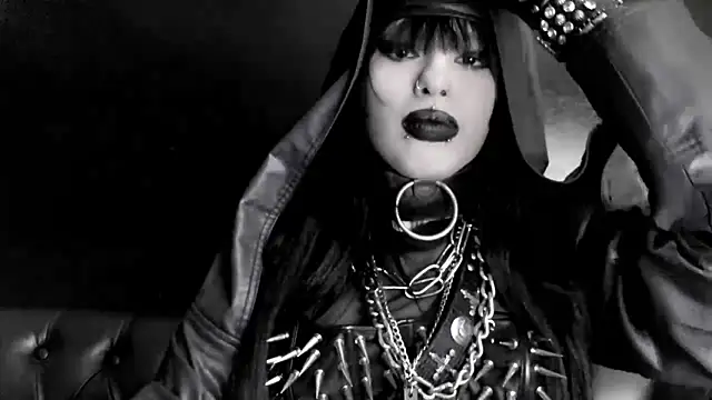 XXIOUX online show from April 26, 2026, 7:00 pm