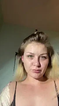 Snapshot of Savage_Barbie chatting on October 8, 2025, 1:18 am Savage Barbie online show from October 8, 2025, 1:18 am