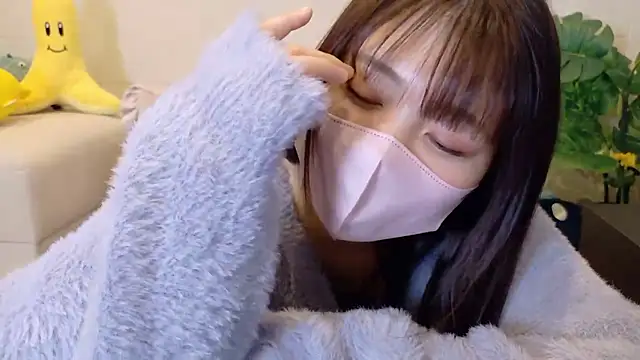 SUZU  online show from April 3, 2026, 9:43 pm