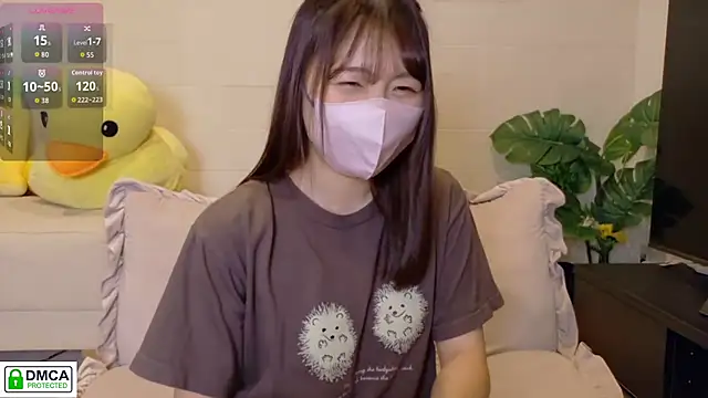 SUZU  online show from May 25, 2026, 2:05 pm