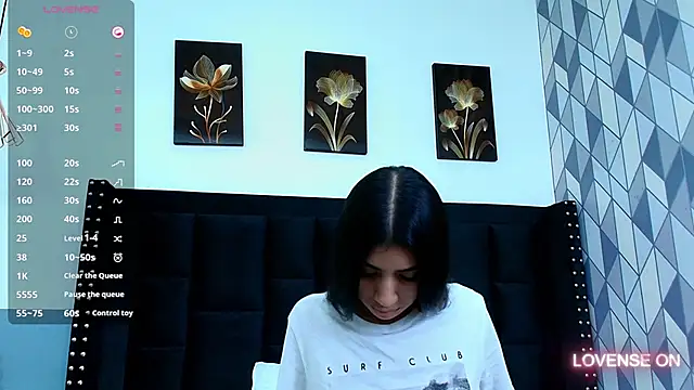 littlee emilyy  online show from February 7, 2025, 10:09 pm