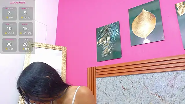 littlee emilyy  online show from March 16, 2026, 12:53 pm