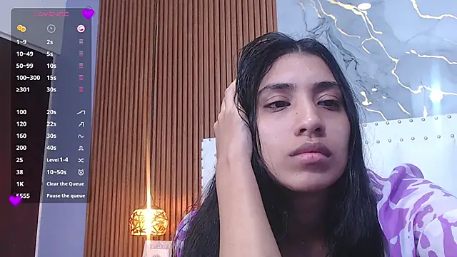 littlee emilyy  online show from January 15, 2025, 6:12 am