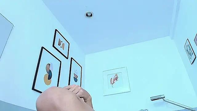 littlee emilyy  online show from December 24, 2024, 8:27 pm