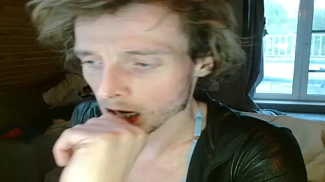 Str8boyy online show from April 27, 2026, 4:32 am