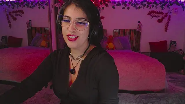 azahar  ziiz online show from November 10, 2025, 10:26 pm