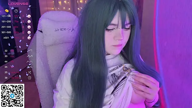 SelenaCute online show from April 7, 2026, 5:42 am