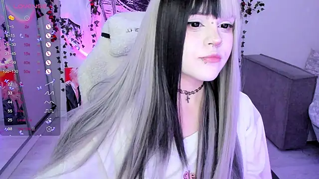 SelenaCute online show from November 23, 2025, 12:04 pm