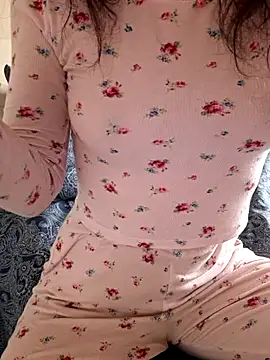 Snapshot of Silvia_Zeno chatting on February 4, 2026, 9:26 am Silvia Zeno online show from February 4, 2026, 9:26 am