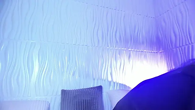 Abby  colins online show from September 15, 2025, 8:09 pm