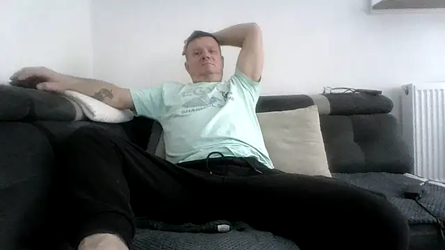 jaaako970 online show from April 13, 2026, 7:01 am