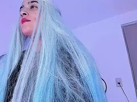 sarah benjjaminn online show from May 8, 2026, 7:28 pm