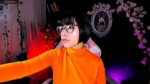 kitty roxy online show from March 20, 2026, 6:47 am