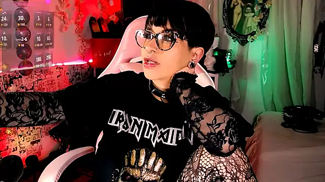 kitty roxy online show from October 2, 2025, 6:39 am