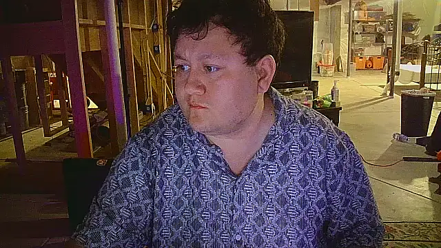 Snapshot of G__u__y chatting on November 28, 2025, 3:01 pm G u y online show from November 28, 2025, 3:01 pm