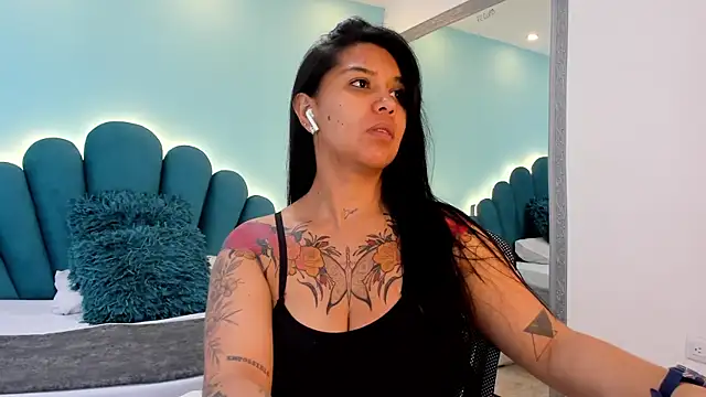 Snapshot of sharlott18 chatting on March 3, 2026, 3:19 pm sharlott18 online show from March 3, 2026, 3:19 pm