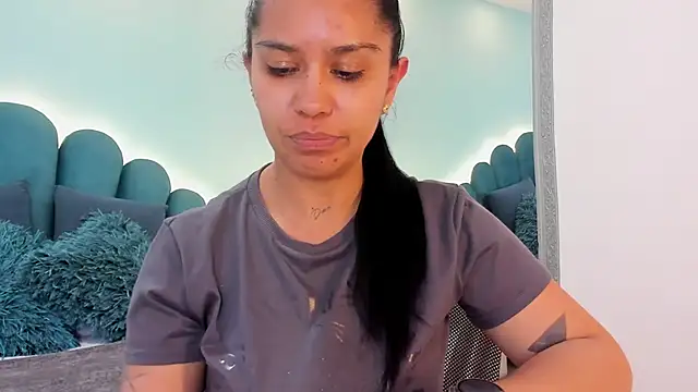 Snapshot of sharlott18 chatting on April 9, 2026, 7:42 pm sharlott18 online show from April 9, 2026, 7:42 pm