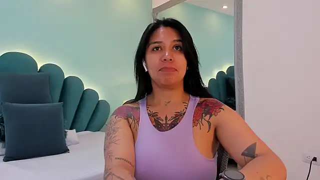 Snapshot of sharlott18 chatting on March 28, 2026, 6:53 pm sharlott18 online show from March 28, 2026, 6:53 pm