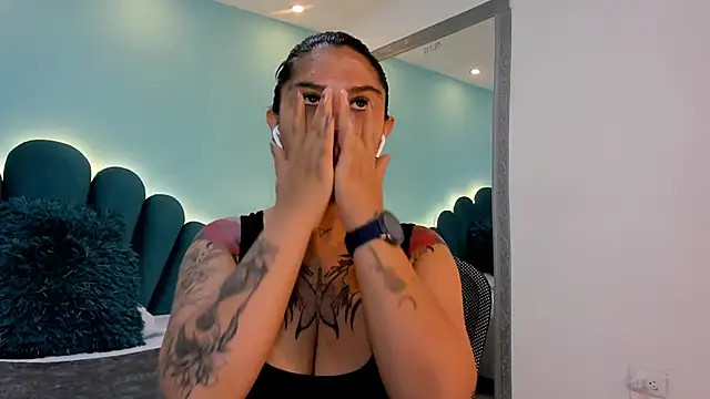 Snapshot of sharlott18 chatting on February 26, 2026, 2:50 pm sharlott18 online show from February 26, 2026, 2:50 pm