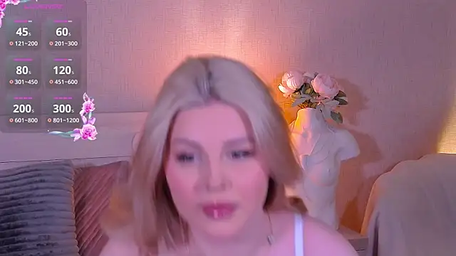 Snapshot of Alexis_Powell chatting on January 8, 2025, 12:17 am Alexis Powell online show from January 8, 2025, 12:17 am