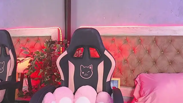  Linoshka 1 online show from March 20, 2025, 8:51 pm