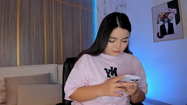 IsabellaAllen online show from December 18, 2025, 10:13 pm