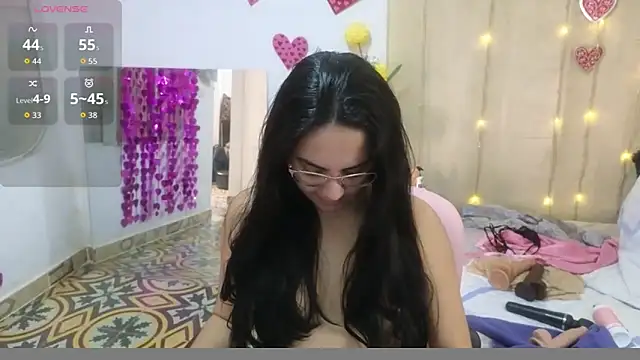 lovely trix online show from February 24, 2026, 2:07 pm