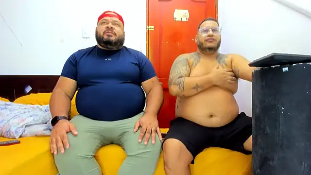 Snapshot of Latino_bigcock chatting on October 2, 2025, 4:27 am Latino bigcock online show from October 2, 2025, 4:27 am